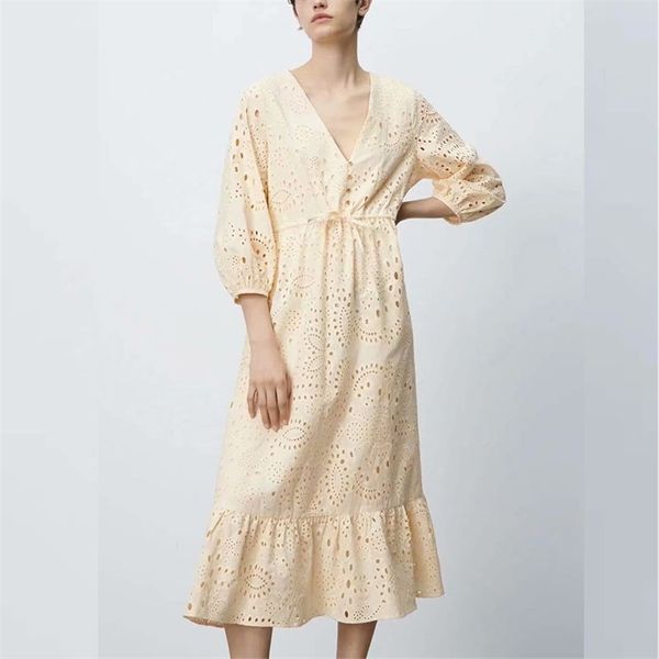 women summer vintage za elegant dress 3/4 sleeveless hollow out embroidery v-neck female party buttons dresses vestidos 210513, Black;gray
women summer vintage za elegant dress 3/4 sleeveless hollow out embroidery v-neck female party buttons dresses vestidos 210513, Black;gray