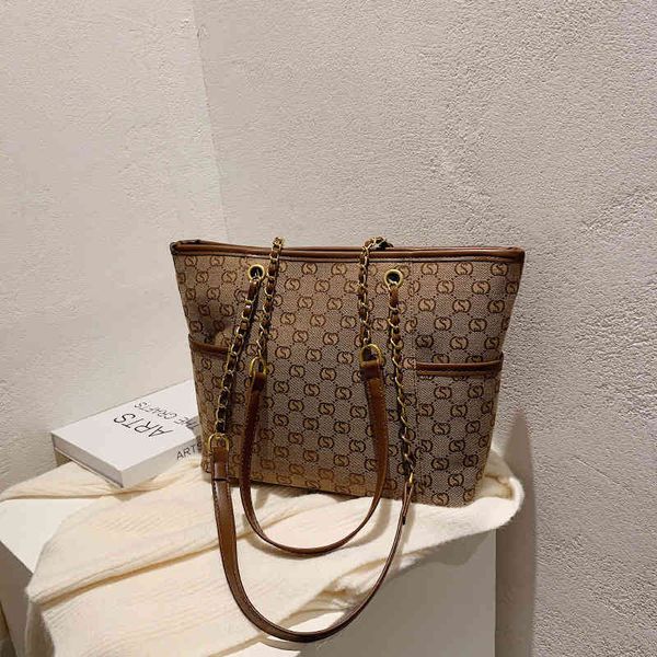 2022 latest luggage factory wholesale autumn and winter textured trendy women's large capacity single shoulder bag niche ins bag bags
2022 latest luggage factory wholesale autumn and winter textured trendy women's large capacity single shoulder bag niche ins bag bags