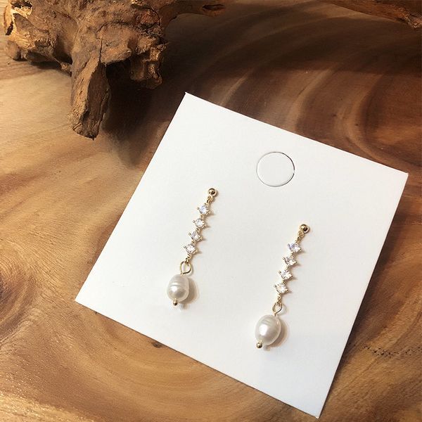fashion the same earrings in dongdamen, korea simple temperament cold wind zircon freshwater pearl, Golden
fashion the same earrings in dongdamen, korea simple temperament cold wind zircon freshwater pearl, Golden