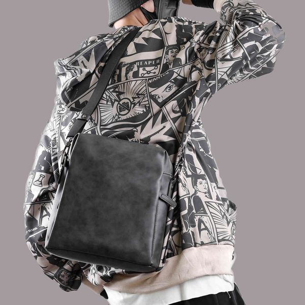 bags handbag fashion trend one shoulder casual men's straddle business youth vertical bag satchel, Black;red
bags handbag fashion trend one shoulder casual men's straddle business youth vertical bag satchel, Black;red