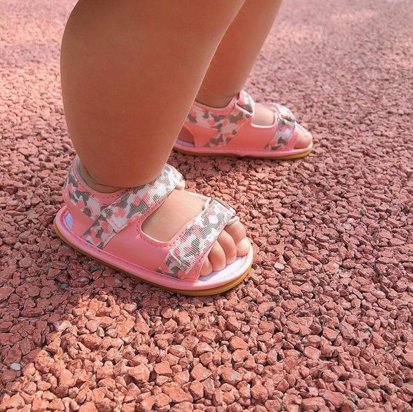 born baby boy girl sandals infant shoes anti-slip rubber sole mesh flower graden park outside first walkers summer, Black;red
born baby boy girl sandals infant shoes anti-slip rubber sole mesh flower graden park outside first walkers summer, Black;red