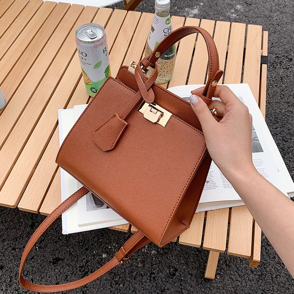 niche design senior bag 2021 new fashion messenger bag female bag wild ins handbag square shoulder width 22cm
niche design senior bag 2021 new fashion messenger bag female bag wild ins handbag square shoulder width 22cm