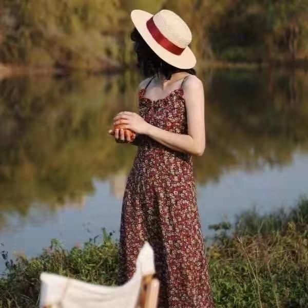 casual dresses vintage french v-neck backless holiday style woman dress long red small floral halter summer, Black;gray
casual dresses vintage french v-neck backless holiday style woman dress long red small floral halter summer, Black;gray