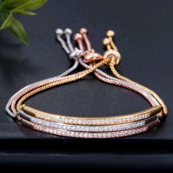 hand catenary accessories: ins simple women's micro zircon inlaid diamond, single row arc bracelet, adjustable, Black
hand catenary accessories: ins simple women's micro zircon inlaid diamond, single row arc bracelet, adjustable, Black