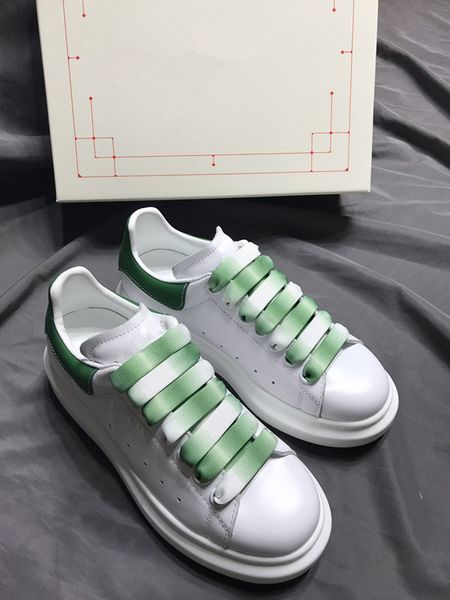 fashion luxury designer sneakers men women casual shoes party dress low-platforms trainers shoes, Black;red
fashion luxury designer sneakers men women casual shoes party dress low-platforms trainers shoes, Black;red