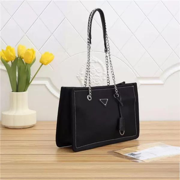 ladies' new style chain underarm stylish large-capacity messenger bag simple shoulder bag
ladies' new style chain underarm stylish large-capacity messenger bag simple shoulder bag