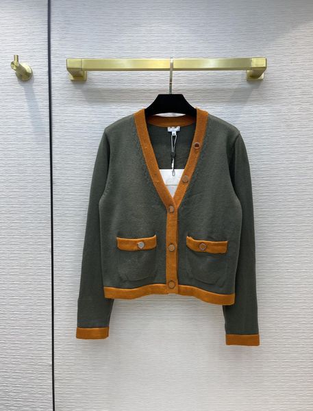 milan runway sweaters 2021 autumn winter v neck long sleeve print designer cardigan brand same style coats 1008-8, White;black
milan runway sweaters 2021 autumn winter v neck long sleeve print designer cardigan brand same style coats 1008-8, White;black
