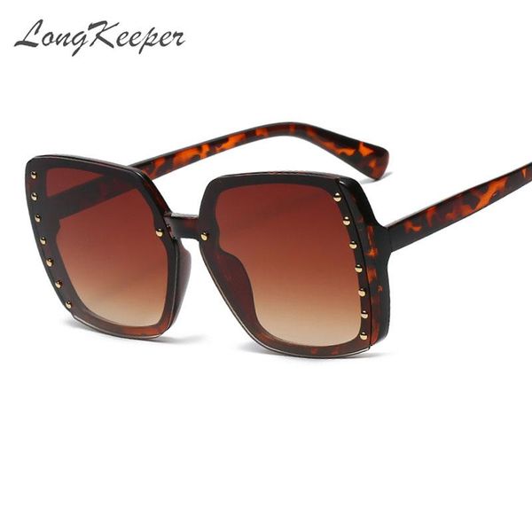 sunglasses vintage rivet decorate oversized women/men brand design square sun glasses female masculino, White;black
sunglasses vintage rivet decorate oversized women/men brand design square sun glasses female masculino, White;black