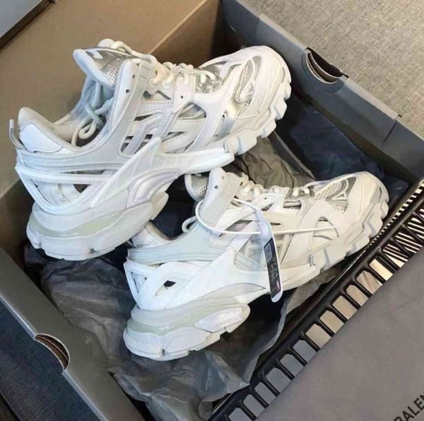 2021 luxury designer women men cusual shoes track 3.0 sneakers leather trainers nylon printed 3m triple s platform fashion qua yemianbu, Black
2021 luxury designer women men cusual shoes track 3.0 sneakers leather trainers nylon printed 3m triple s platform fashion qua yemianbu, Black