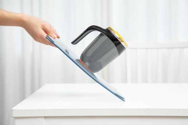 water bottles creative handle does not pour a cup of stainless steel inner bile office gift
water bottles creative handle does not pour a cup of stainless steel inner bile office gift
