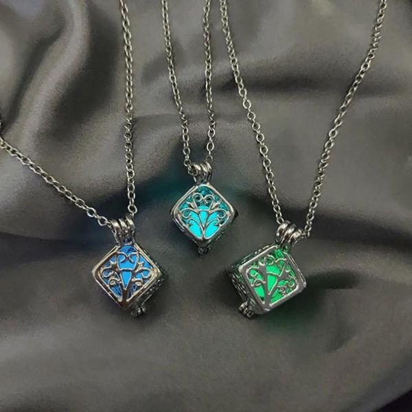 pendant necklaces 2021 luminous glowing in the dark moon lotus flower plant shaped necklace for women yoga prayer buddhism jewelry, Silver
pendant necklaces 2021 luminous glowing in the dark moon lotus flower plant shaped necklace for women yoga prayer buddhism jewelry, Silver