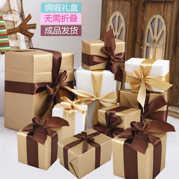 factory outlet party decoration christmas gift box stacking shopping window display activit
factory outlet party decoration christmas gift box stacking shopping window display activit