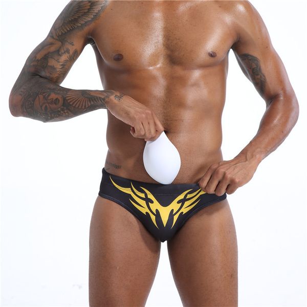 men's swimwear trunks printed triangle low waist style detachable cup anti embarrassment
men's swimwear trunks printed triangle low waist style detachable cup anti embarrassment