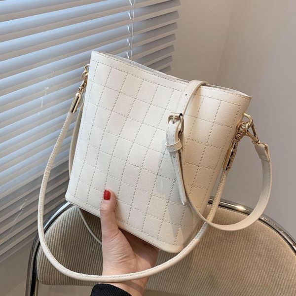 cross body solid color lattice pu leather crossbody bags for women 2021 high capacity bucket shoulder bag lady travel handbags
cross body solid color lattice pu leather crossbody bags for women 2021 high capacity bucket shoulder bag lady travel handbags