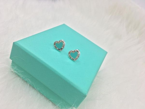 stud 1:1 men's and women's fashion brand four-color heart-shaped label earrings gifts, Golden;silver
stud 1:1 men's and women's fashion brand four-color heart-shaped label earrings gifts, Golden;silver