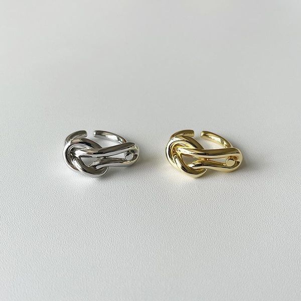 wedding rings golden kink ring female japanese and korean ins cold simple retro plain opening to fold small personality, Slivery;golden
wedding rings golden kink ring female japanese and korean ins cold simple retro plain opening to fold small personality, Slivery;golden