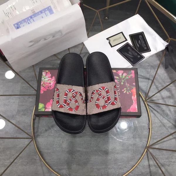 2021 womens men slides summer slippers beach indoor flat sandals flip flops sandal with box eur36-46, Black
2021 womens men slides summer slippers beach indoor flat sandals flip flops sandal with box eur36-46, Black