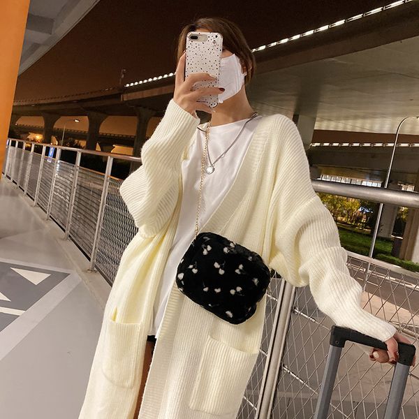 2021 fashion plush messenger bag in autumn and winter simple fashionable small for girls, Black;red
2021 fashion plush messenger bag in autumn and winter simple fashionable small for girls, Black;red