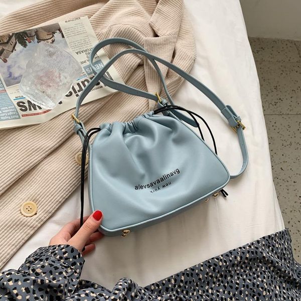 evening bags fashion bucket bag girl trend brand single room 2021 style designer high-quality leather letter diagonal
evening bags fashion bucket bag girl trend brand single room 2021 style designer high-quality leather letter diagonal