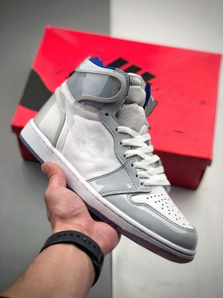 breathable sports basketball shoes for men and women silver sneakers size36-47
breathable sports basketball shoes for men and women silver sneakers size36-47