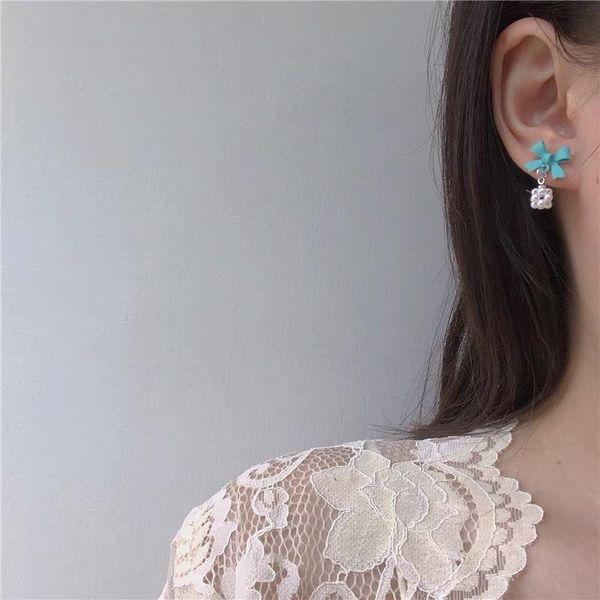 stud ch-1566 sweet blue bow earrings ins niche wild retro pearl small girl tide ear clip, Golden;silver
stud ch-1566 sweet blue bow earrings ins niche wild retro pearl small girl tide ear clip, Golden;silver