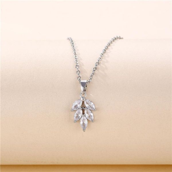 pendant necklaces fashion jewelry gift small leaf clavicle women's simple titanium steel zircon necklace wedding for women girls, Silver
pendant necklaces fashion jewelry gift small leaf clavicle women's simple titanium steel zircon necklace wedding for women girls, Silver