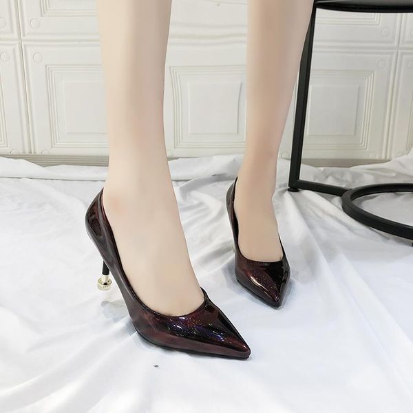dress shoes mature high heels patent leather stiletto single korean pointed pumps black professional work w32-08
dress shoes mature high heels patent leather stiletto single korean pointed pumps black professional work w32-08