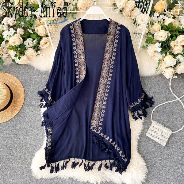 bohemian vintage embroidery long kimono women blouses ethnic loose cardigan holiday batwing sleeve sunscreen outer cover, White
bohemian vintage embroidery long kimono women blouses ethnic loose cardigan holiday batwing sleeve sunscreen outer cover, White
