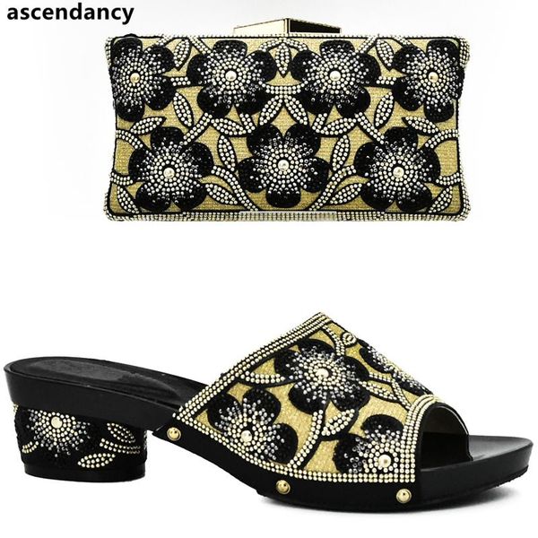 dress shoes african and bags matching set black color italian to match with bag decorated rhinestone
dress shoes african and bags matching set black color italian to match with bag decorated rhinestone