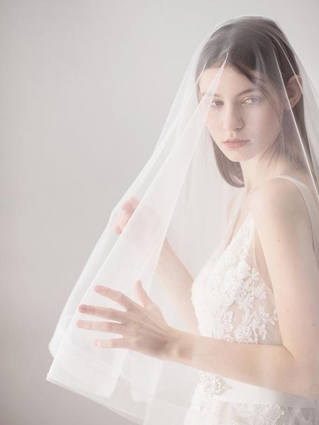 bridal veils real cut edge 3m long cathedrail veil voile de mariee velo simple ivory wedding blusher v609, Black
bridal veils real cut edge 3m long cathedrail veil voile de mariee velo simple ivory wedding blusher v609, Black