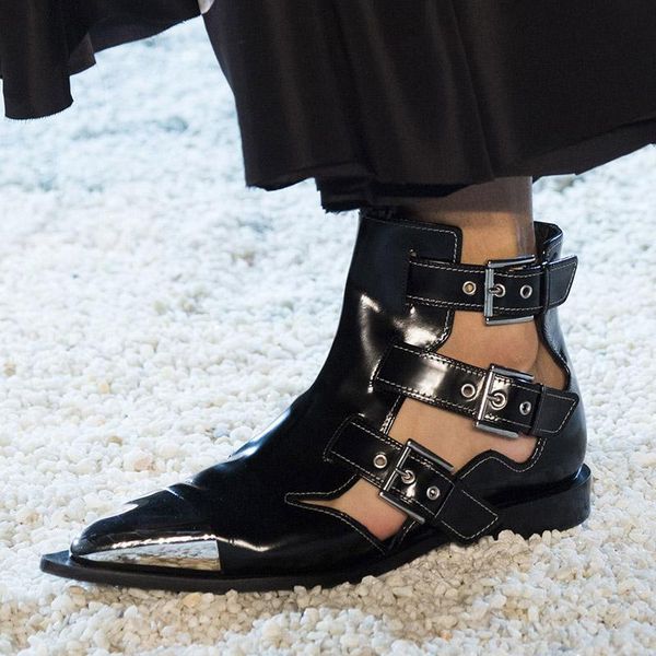 women's sandals super size fit for 22-26.5 cm length genuine leather metal buckle pointed toe full manual cool, Black
women's sandals super size fit for 22-26.5 cm length genuine leather metal buckle pointed toe full manual cool, Black