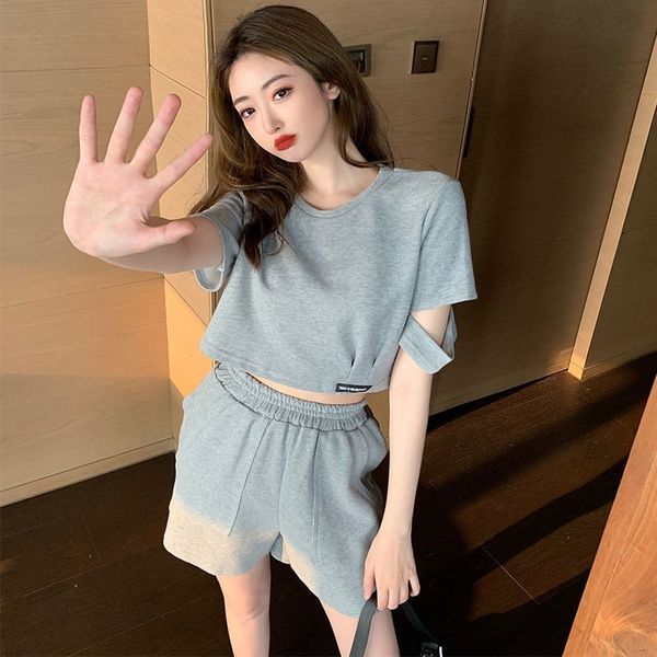 short sleeve t-shirt sports suit women's 2021 summer leisure loose student shorts two piece looks slim and fashionable, Gray
short sleeve t-shirt sports suit women's 2021 summer leisure loose student shorts two piece looks slim and fashionable, Gray