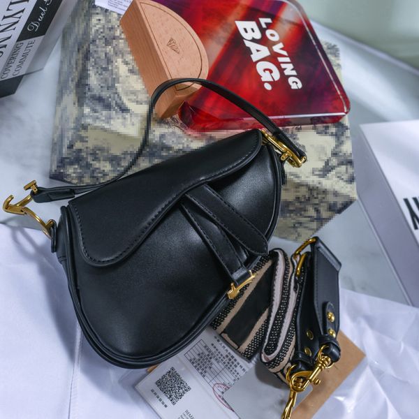 luxury designers handbags saddle bag oblique embroidery old flower print women tote single shoulder bags lady fashion banquet cowboy blue ha
luxury designers handbags saddle bag oblique embroidery old flower print women tote single shoulder bags lady fashion banquet cowboy blue ha