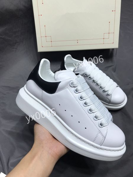 2022 designer platform casual shoes 35-41 men women leather lace up sneakers luxury white black velvet suede trainers jogging walking gp1911, Red;white
2022 designer platform casual shoes 35-41 men women leather lace up sneakers luxury white black velvet suede trainers jogging walking gp1911, Red;white