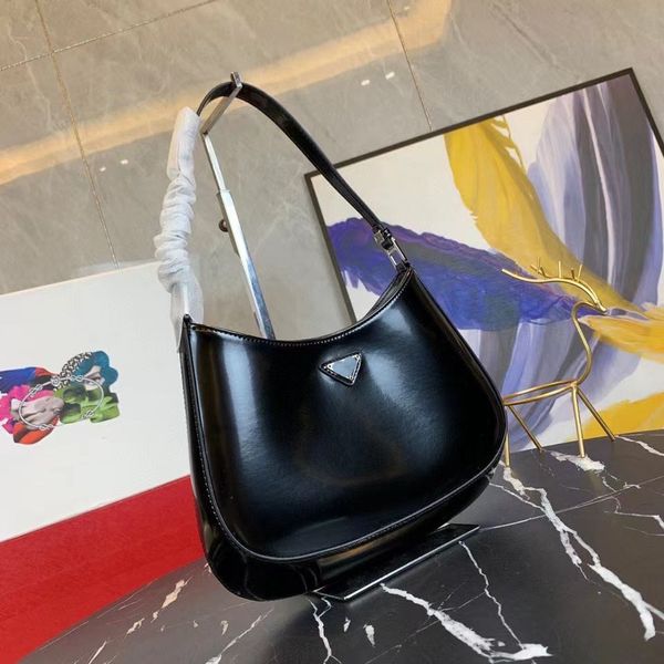 2021 luxury portable shoulder bag designer women's high-quality leather ladies bag under the armpit messenger bags
2021 luxury portable shoulder bag designer women's high-quality leather ladies bag under the armpit messenger bags