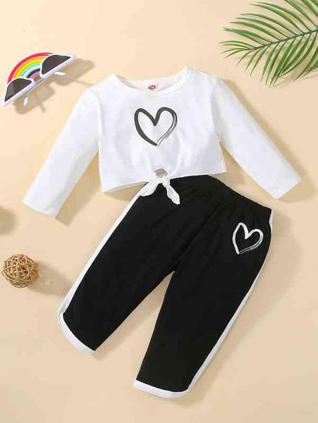 baby heart print tie hem tee & contrast binding pants she, White
baby heart print tie hem tee & contrast binding pants she, White