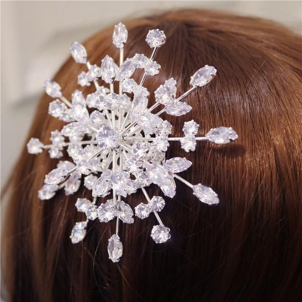 fashion exquisite flower zircon jewelry shiny crystal hair accessories sweet romantic women's comb wholesale retail clips & barrettes, Golden;silver
fashion exquisite flower zircon jewelry shiny crystal hair accessories sweet romantic women's comb wholesale retail clips & barrettes, Golden;silver