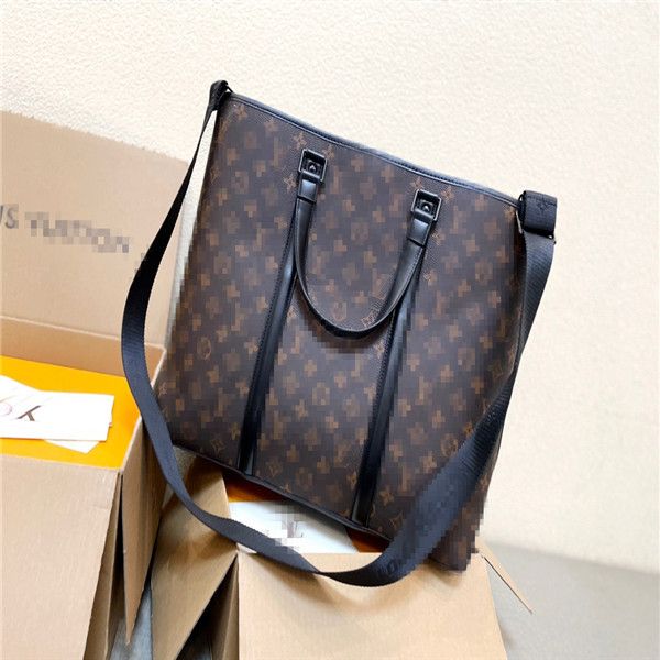 2021 woman handbag luxury designer handbags tote bag leather fashion ladies with original dust bags
2021 woman handbag luxury designer handbags tote bag leather fashion ladies with original dust bags