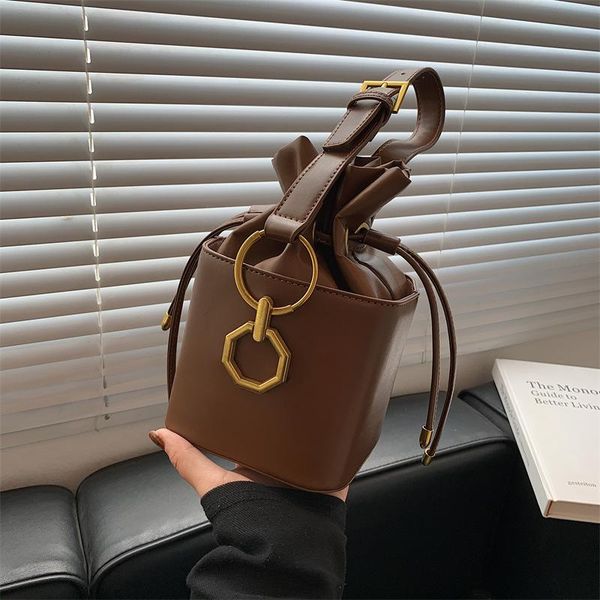 evening bags bucket women's bag simple fashion autumn winter large capacity ladies designer handbag vintage crossbody female shoulder
evening bags bucket women's bag simple fashion autumn winter large capacity ladies designer handbag vintage crossbody female shoulder