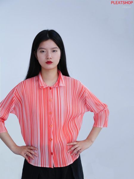 models fold cardigan shirt women blouse miyake pleats shirts women's blouses, White
models fold cardigan shirt women blouse miyake pleats shirts women's blouses, White