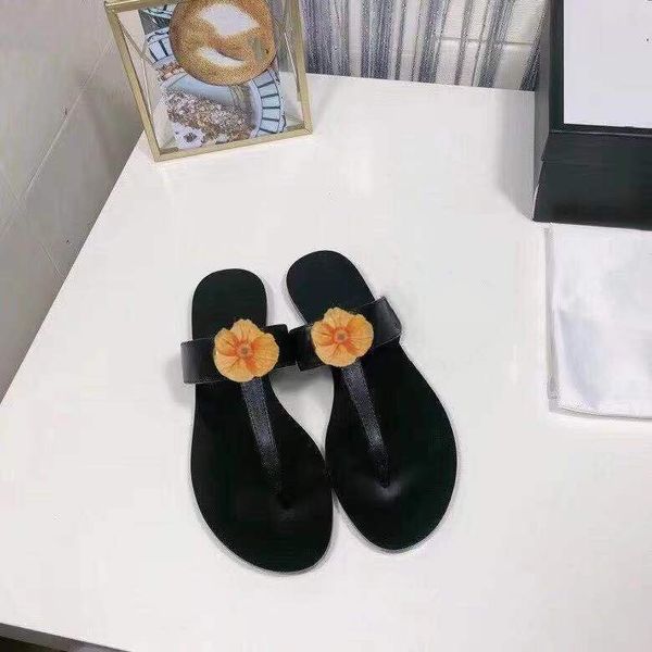 2021 designer slides woman slippers classic women sandals double metal g letter black white gold red yellow flip flops 35-41 summer beach
2021 designer slides woman slippers classic women sandals double metal g letter black white gold red yellow flip flops 35-41 summer beach