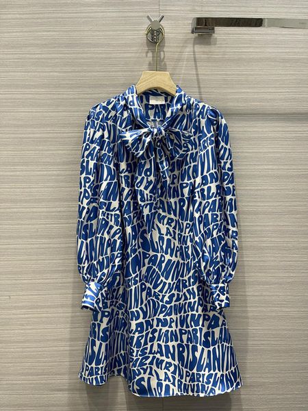 geometric figure letter printed silk dress, Black;gray
geometric figure letter printed silk dress, Black;gray