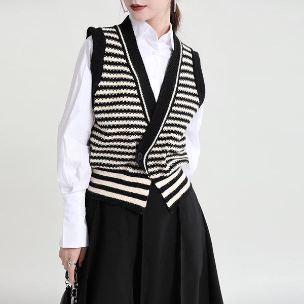 women's vests johnature autumn winter all match striped sleeveless 2021 casual loose v-neck button fashion women, Black;white
women's vests johnature autumn winter all match striped sleeveless 2021 casual loose v-neck button fashion women, Black;white