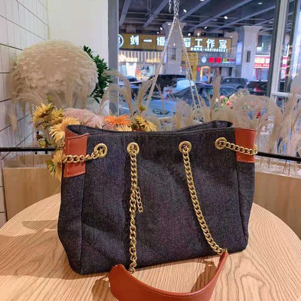 designer classic super large capacity women's shopping bags fashion women one-shoulder wallet bag high-quality canvas stitching leather
designer classic super large capacity women's shopping bags fashion women one-shoulder wallet bag high-quality canvas stitching leather