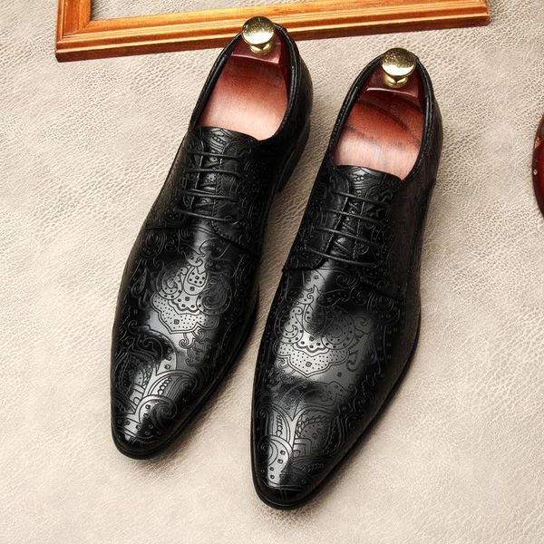men's formal leather shoes, lace-up european style, high-end wedding wear, carved pointed broch version, genuine le dress shoes, Black
men's formal leather shoes, lace-up european style, high-end wedding wear, carved pointed broch version, genuine le dress shoes, Black