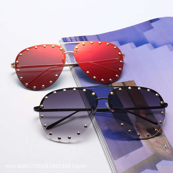 high definition sunglasses men's and women's general toad glasses rivet fashion sunglasses, White;black
high definition sunglasses men's and women's general toad glasses rivet fashion sunglasses, White;black