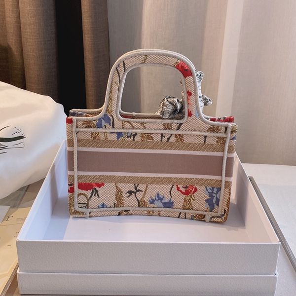 2021 womens luxury totes fashion handbag brand designer shopping bag temperament messenger bags size 23*7*16cm
2021 womens luxury totes fashion handbag brand designer shopping bag temperament messenger bags size 23*7*16cm