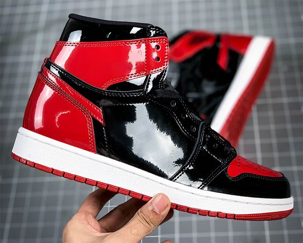 sport quality high og 1 bred patentbasketball shoes chicago university 1s black/white/varsity red hyper royal men women sneakers outdoor
sport quality high og 1 bred patentbasketball shoes chicago university 1s black/white/varsity red hyper royal men women sneakers outdoor