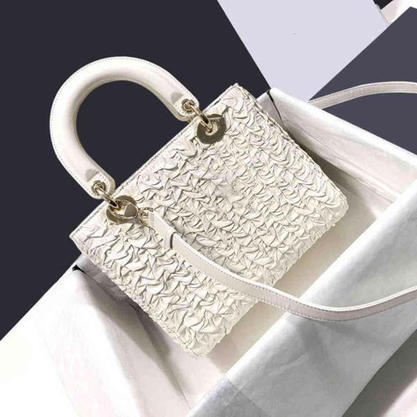7a+designers the new series five lattice wave crack packets elegant style and aesthetic feeling with wide thin shoulder straps genuine
7a+designers the new series five lattice wave crack packets elegant style and aesthetic feeling with wide thin shoulder straps genuine