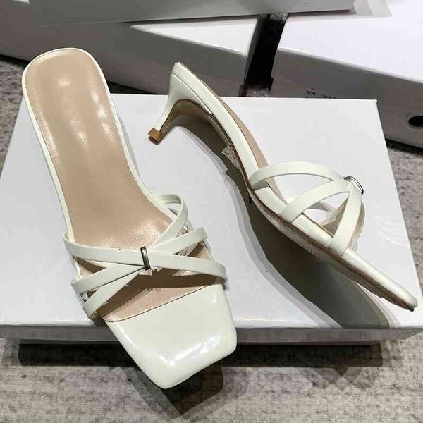 2021 summer fashion new women's slippers stiletto flip flops square toe straps cross large size low-heeled cat heel sandals, Black 
2021 summer fashion new women's slippers stiletto flip flops square toe straps cross large size low-heeled cat heel sandals, Black